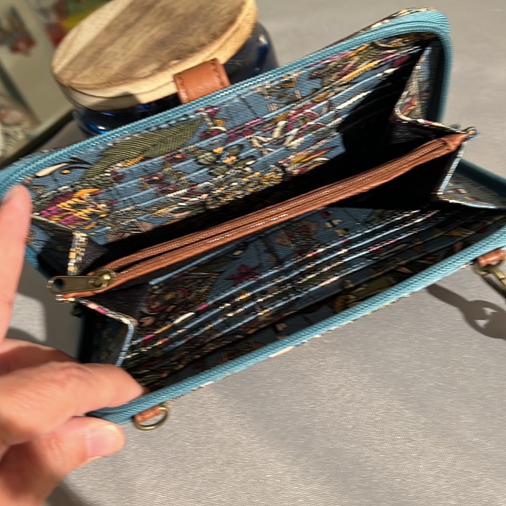 Sakroots full size wallet Owl print, Immaculate condition! - Picture 4 of 5